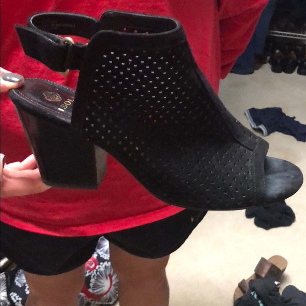 Heeled shoes
